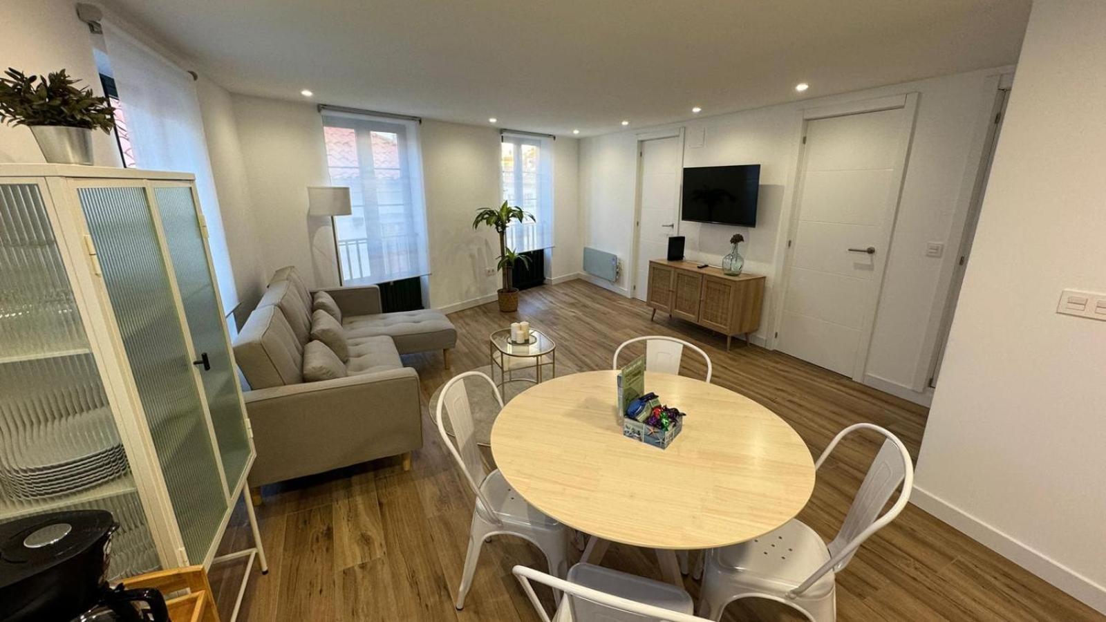 קודילרו Apartamentos Urbanin II Plaza De San Pedro מראה חיצוני תמונה